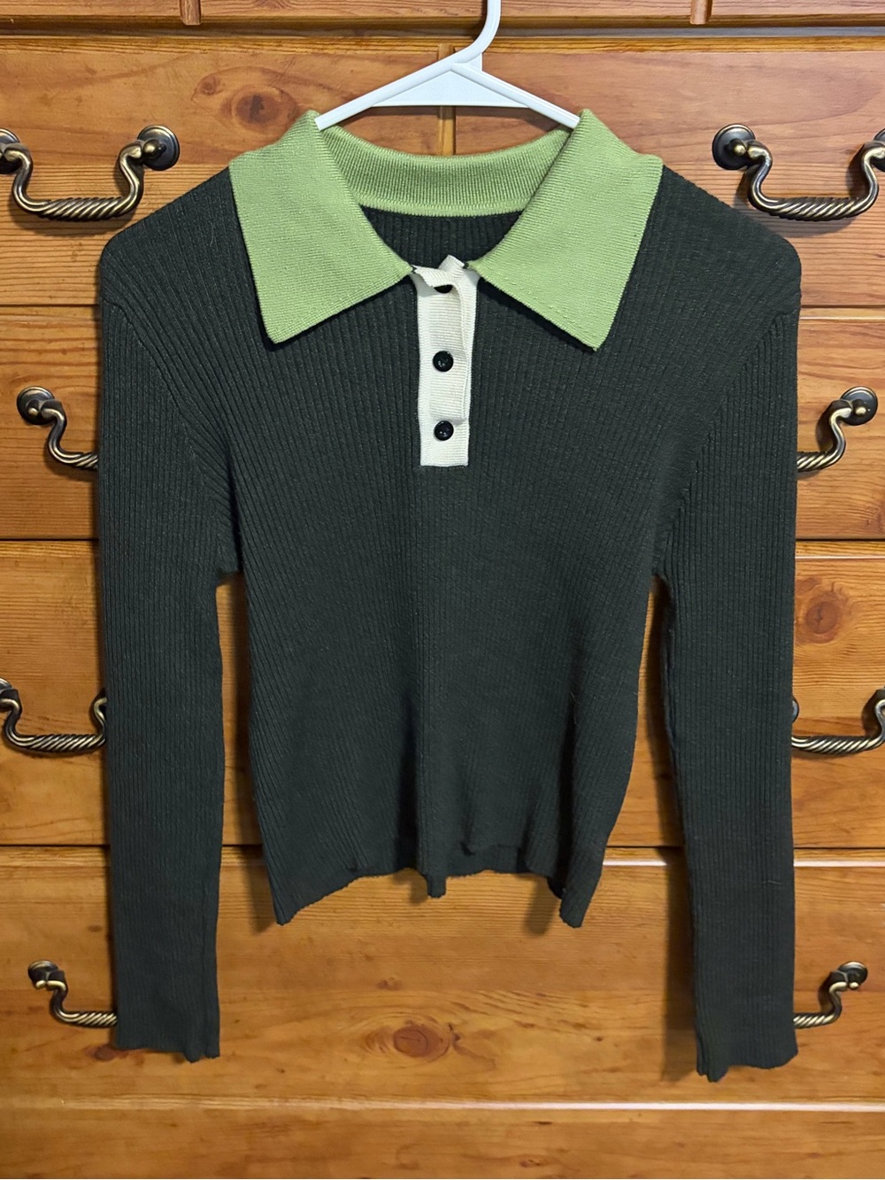 Cider Dark Green Ribbed Polo Sweater with Light Green Collar